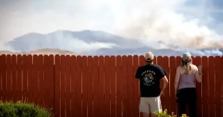 Hawk Fire drives mass Reno evacuations as winds shift