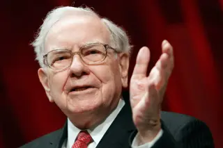 Buffett's Bear Market Advice: Hold Cash, Wait for Crisis