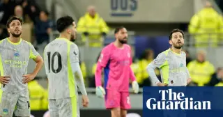 Everton deny City as late drama keeps Arsenal ahead in title race