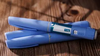 Teens Turn to GLP-1 Weight-Loss Drugs as Surgery Falls Out of Favor