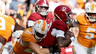 Tennessee's Defensive Surge Upsets Alabama, Derails Title Hopes