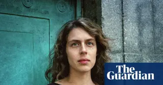 Rachel Aviv Reframes Motherhood Through Wide-Ranging Essays