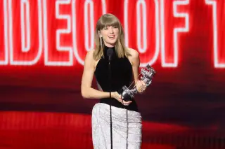 Swift claims VMA record with 32 awards, premieres new video