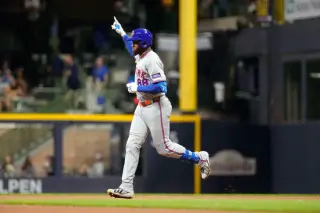Mets Put Luis Robert Jr. on Waivers, Prompting Contender Interest
