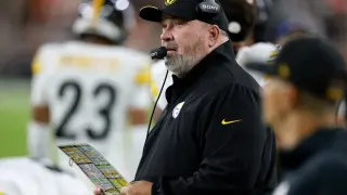 Rodgers and McCarthy exchange profanities on hot mic during Steelers' loss to Browns