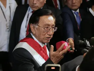 Peru ministers quit as interim leader delays US F-16 deal amid political turmoil
