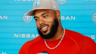 Simmons inks 3-year, $105.8M extension to anchor Titans’ defense