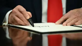 Virtual signing to extend Iran-U.S. ceasefire and reopen Hormuz