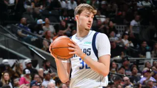 Flagg and Roberson Go Public: Mavericks Rookie and Duke Star Confirm Relationship on TikTok