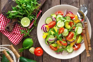 Tomato and Cucumber Salads: Separate Them for Smoother Digestion