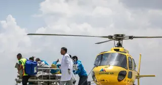 Everest Guide Emerges Alive After Six Days Missing, Family Alleges Abandonment