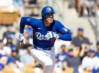 Dodgers call up Ward as Freeman heads to paternity list