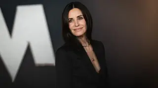 Courteney Cox Attends Jennifer Meyer’s Hawaii Wedding Amid Fitness Routine Updates