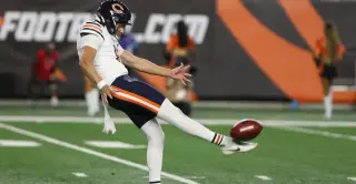 Bears' 31-23 Falcons Win: Williams' Accuracy Surge and Gordon's Historic Day Define Week 6