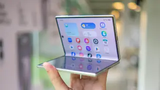Foldables Still Wobble: The Camera Bump Keeps Flat Surfaces Honest