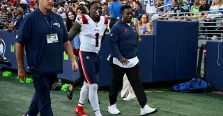 Patriots' A.J. Brown Expected to Sit Week 4 Against Bills Over High-Ankle Sprain