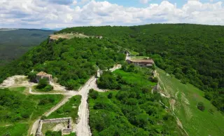 Dormant Giant Under Tuscany: Seismic Mapping Reveals Massive Underground Magma