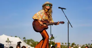 Stagecoach Saturday Livestream Brings Wilson, Swims, and Pitbull to Your Screen