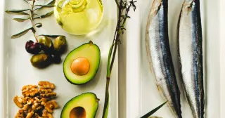 Leafy greens and sardines may shield aging brains from dementia, Swedish study finds