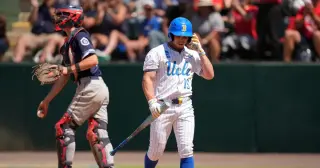 Saint Mary's stuns No. 1 UCLA with ninth-inning homer to open LA Regional