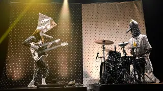 Angine de Poitrine Drop Zugzegk on Fallon Ahead of North American Tour