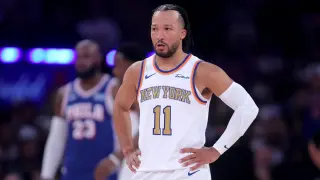 Knicks' Championship Celebration Ends in 106-100 Opening Night Loss to 76ers