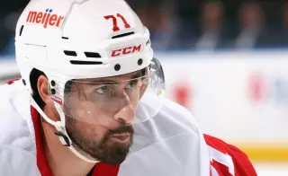 Larkin to Report to Red Wings Camp as Captaincy Is Put on Pause