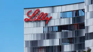 Lilly rides GLP-1 wave, lifts 2026 outlook on Zepbound/Mounjaro demand