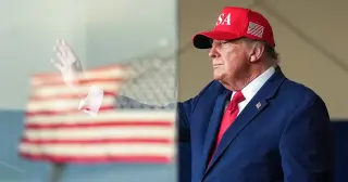 Trump's Midterm Strategy: A Web of Cash Promises and a History of Broken Pledges