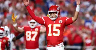 Mahomes Returns to Form as Chiefs Overcome Penalties to Beat Colts in Overtime