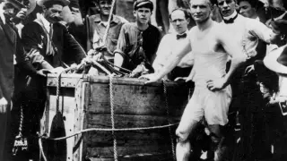 Centennial of Houdini's Death Sparks Debate Over Cause and Date