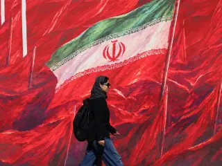 Iran Leverages Hormuz Chokepoint Amid US Midterms and Regional Diplomatic Push