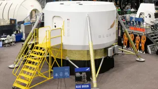 NASA Starts Hands-on Tests with Blue Origin Moon Lander Cabin Prototype