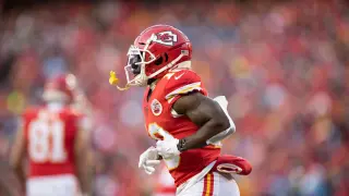 Chiefs Pursue Tyreek Hill Reunion After Receiver Injuries