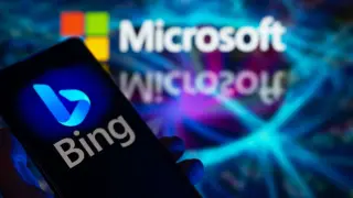 Google's AI Search Triggers User Exodus, Opening a Narrow Bing Window