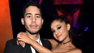 Ariana Grande posts Instagram pics with ex Ricky Álvarez, sparking romance rumors