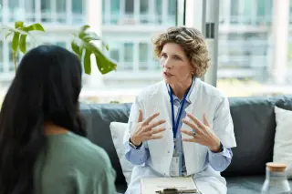 Rheumatologist Highlights Overlooked Family History Factors in Patient Consultations