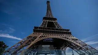 Eiffel Tower closes after staff protest over women sidelined during Hindu guest visit
