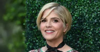 Selma Blair Apologizes for JFK Flight Incident, Cites Medical Crisis