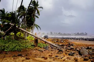 Hawaii invites visitors to explore other islands as Kauai rebuilds after hurricane