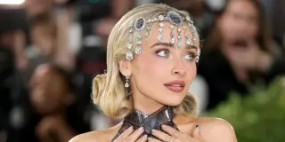 Sabrina Carpenter Stuns Broadway in Jacquemus Stacked-Heel Sandals