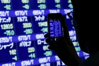 Oil Steady as Markets Pause Ahead of Iran-US Deal Update