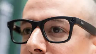 Meta Bets on Social Norms to Quiet Smart Glasses Privacy Worries