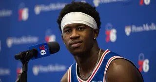 Sixers Training Camp Kicks Off: James Arrives, Edgecombe Embraces Defensive Role