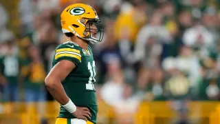 Scout Blames Packers' Offensive Line Chaos for Jordan Love's Struggles