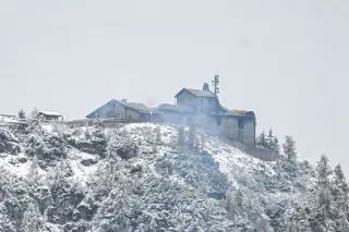 Fire destroys Hitler's Eagle's Nest retreat in Bavaria; suspect detained