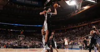 Spurs Stave Off Elimination in Game 3 to Extend Series