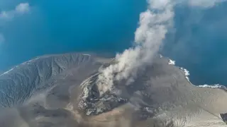 Anak Krakatau eruption grounds flights across Indonesia