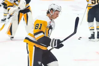 Penguins plane diverts to Salt Lake City after 19-year-old Ben Kindel suffers seizure