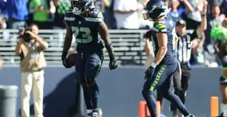 Seahawks Win 30-23 Over Chargers, Highlighting Rare Offensive Milestones